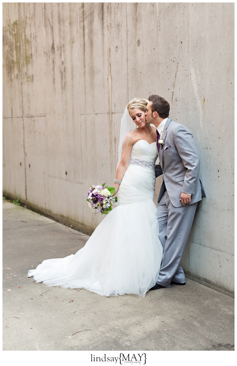 crowneplazaminneapolisweddingphotography_lindsaymayphotography_0009.jpg