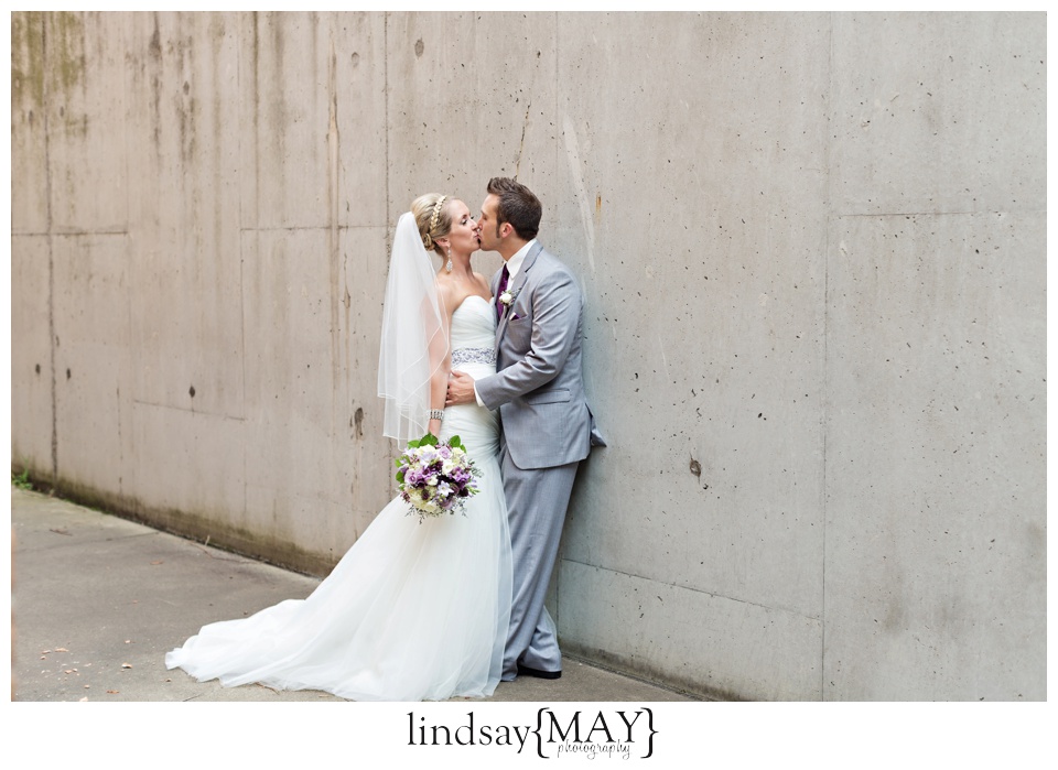 crowneplazaminneapolisweddingphotography_lindsaymayphotography_0010.jpg